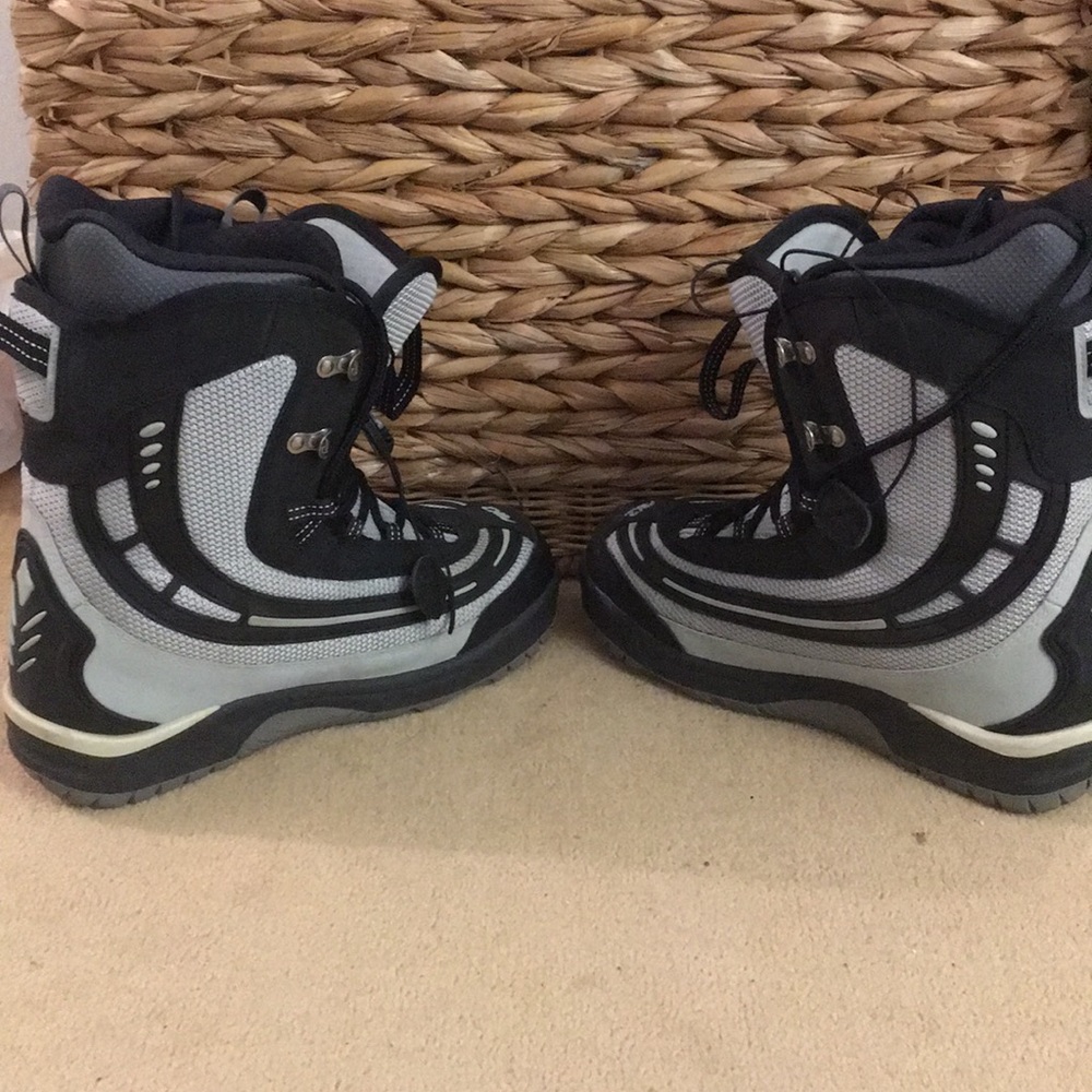Snowboarding boot K2! Lace up women’s 10